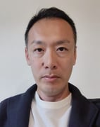 プロフィール_八木